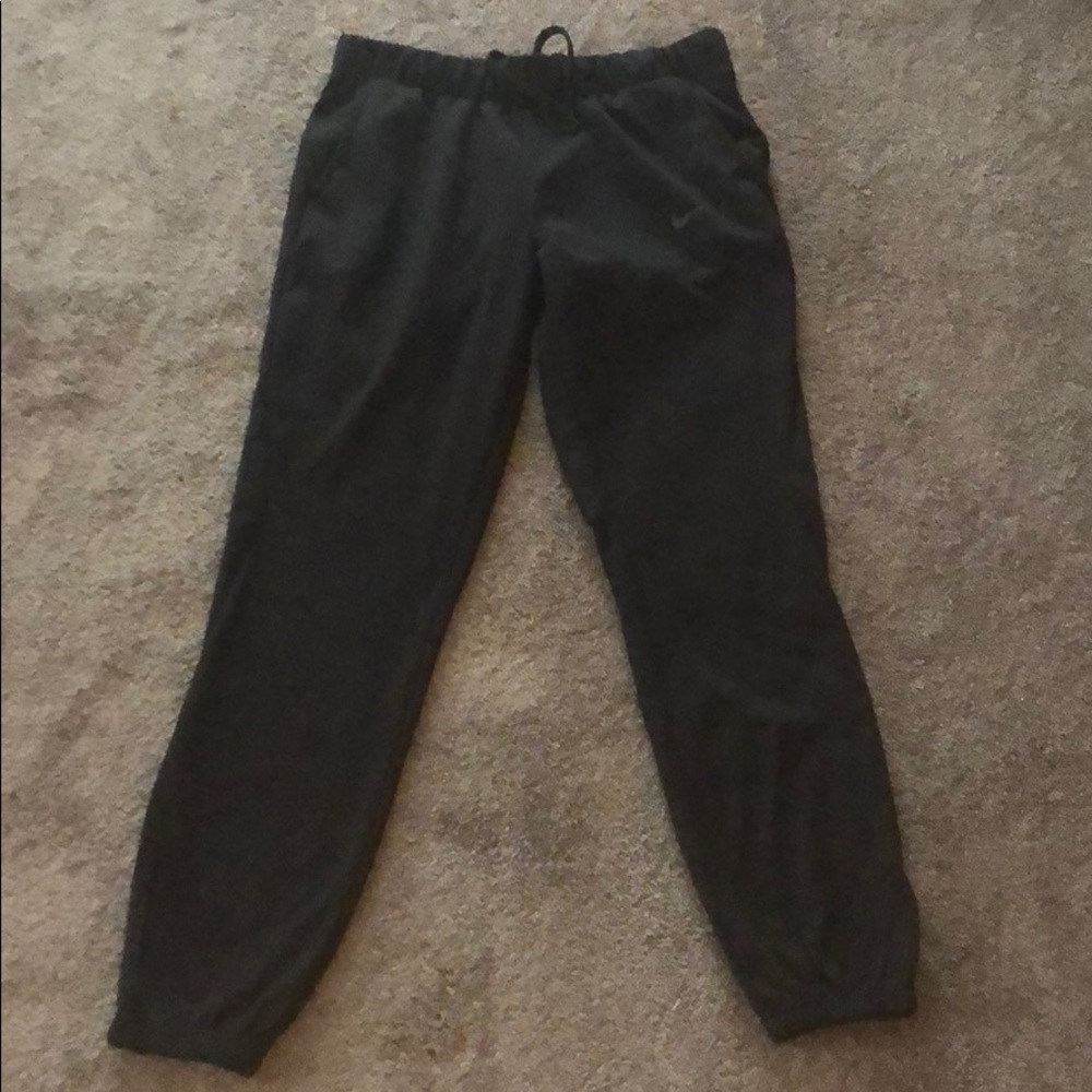 Women’s Nike dri-fit fleece lined sweatpants